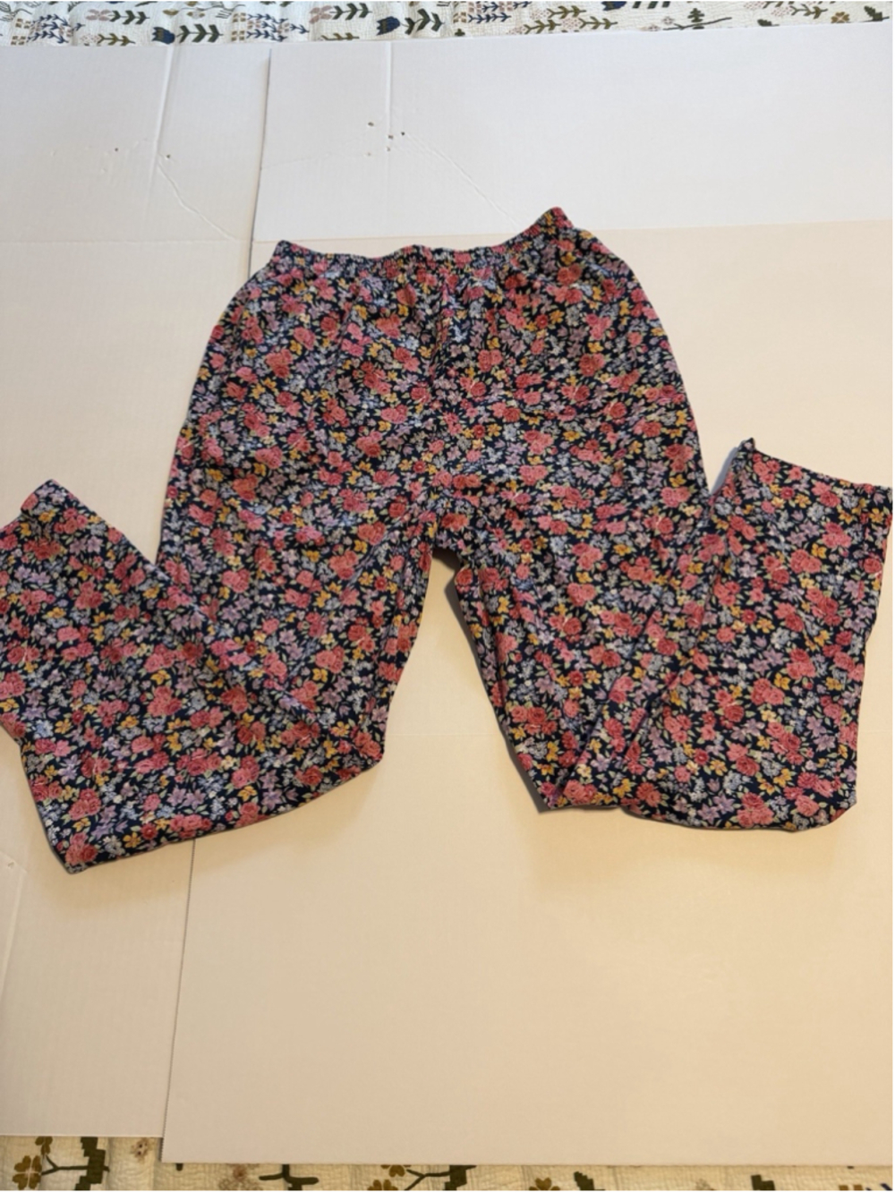 VTG pair of British Passenger brand floral cotton lightweight pants size large